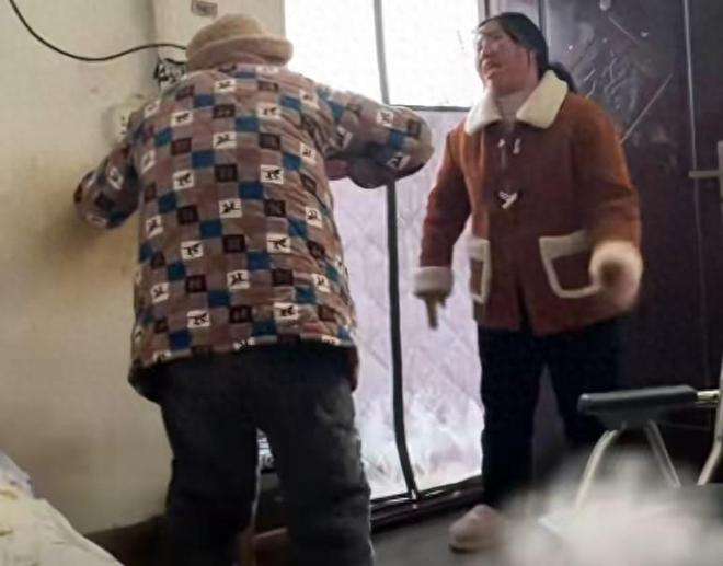 崩溃嘶吼撕开了4500万家庭的隐痛！瓦力棋牌游戏“还过个屁年！”河南女子(图4)